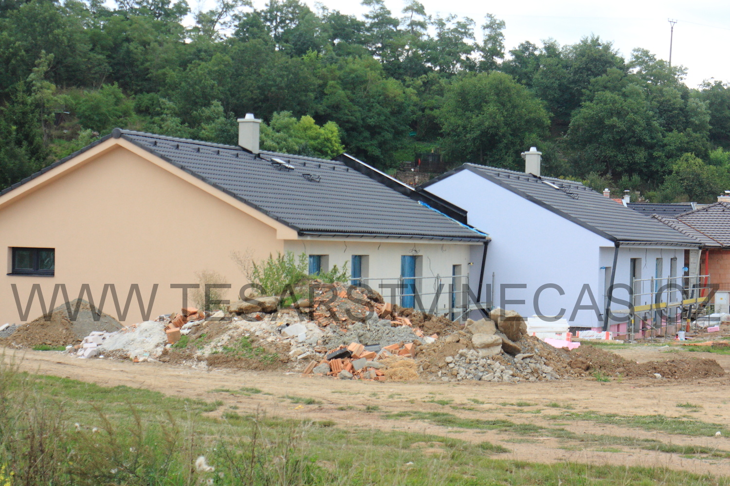 Střechy na rodinných domech a garáži v Ivančicích 2